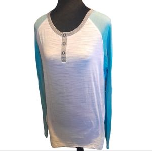 BKE raglan sleeve tshirt size large